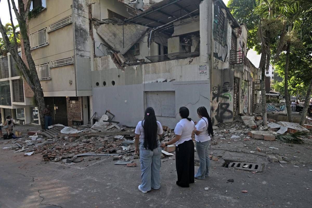 Terremoto oggi in Colombia, violenta scossa di magnitudo 7.4: avvertita fino in Ecuador, crolli ed evacuazioni