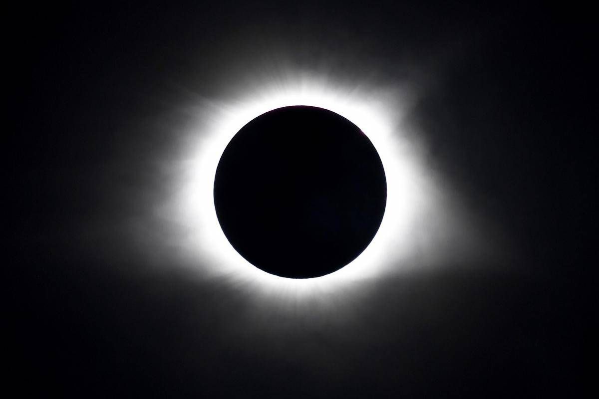 https://www.adnkronos.com/resources/02a8-2150b272e863-3c9e20d10a4b-1000/format/huge/eclissi_solare_totale_fg.jpeg