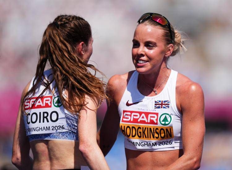 Elisa Coiro (di spalle) e Keely Hodgkinson dopo la gara odierna  - Ipa/Fotogramma 