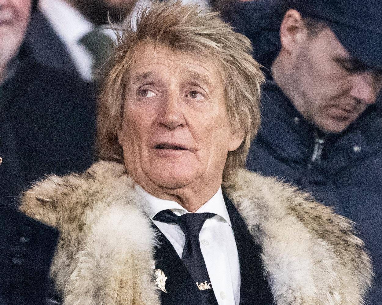 Rod Stewart annulla le date del tour negli Stati Uniti dopo un intervento al cuore