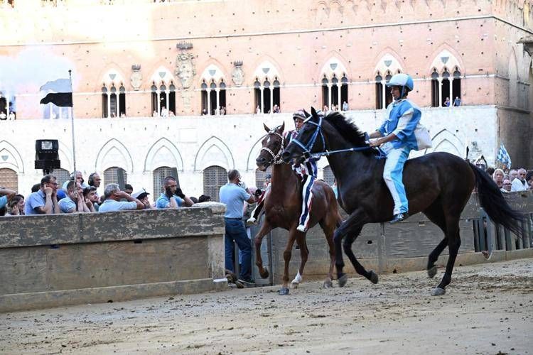 La Contrada dell'Onda vince la prima prova - (Foto ufficio stampa del Comune di Siena)