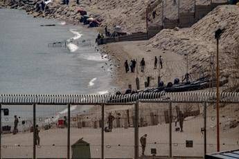 Migranti a Ceuta - (Ipa)