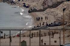 Migranti a Ceuta - (Ipa)