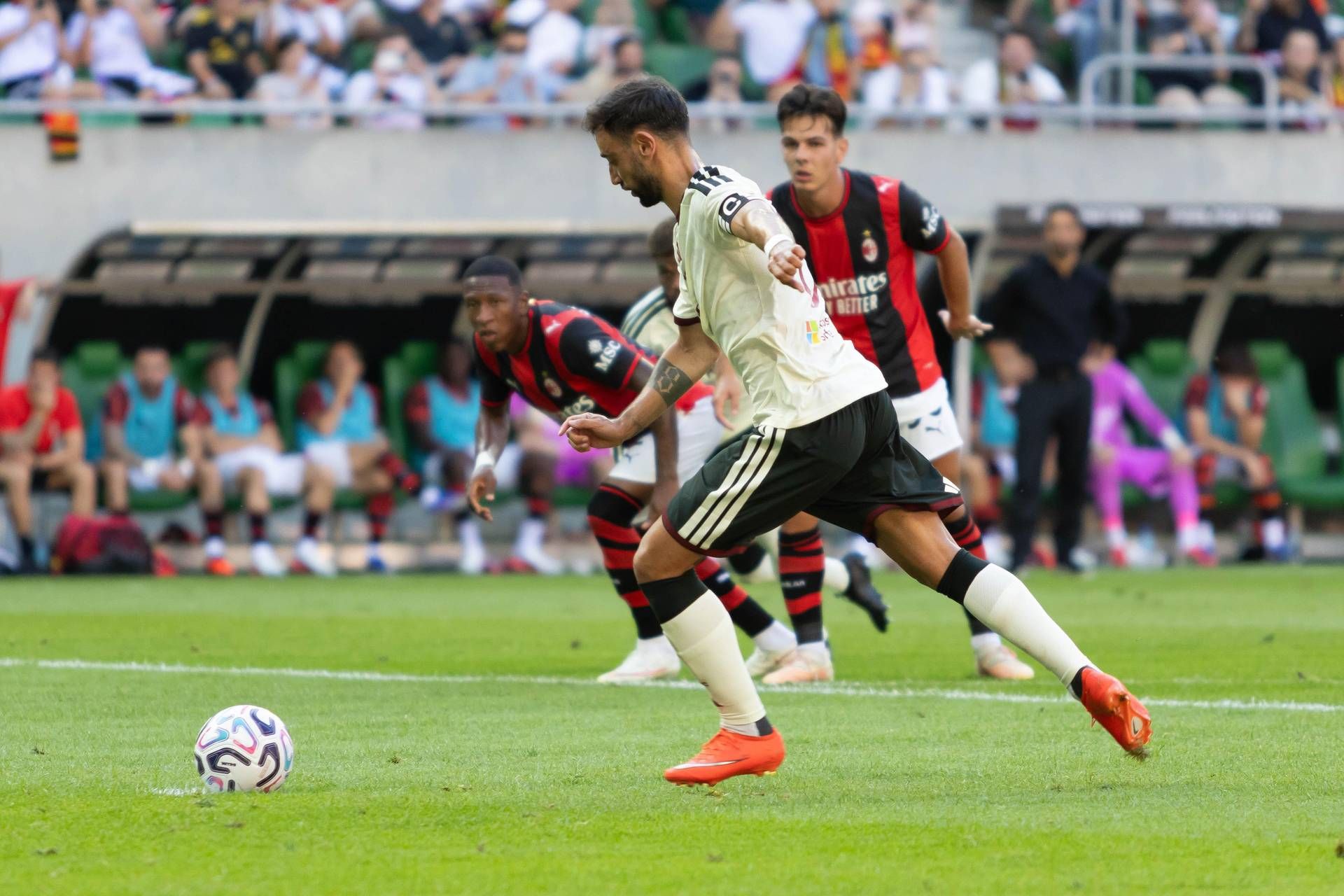 Milan-Manchester United, rissa sfiorata e rigore contestato in amichevole