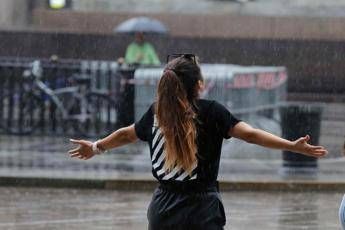 Giornata di pioggia in centro - FOTOGRAMMA