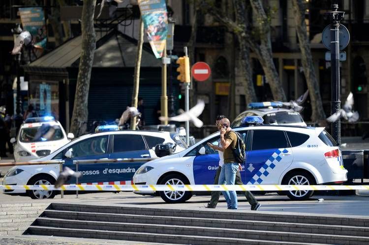 Polizia a Barcellona - AFP