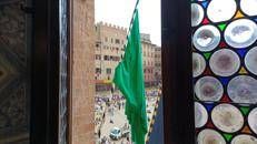 La bandiera verde a piazza del Campo - Comune di Siena