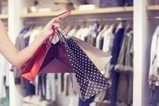 Inflazione e capacità di spesa al palo gelano le intenzioni d'acquisto, ad agosto -2,1%