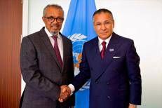 A sinistra il Dg dell'Organizzazione mondiale della sanità (Oms) Tedros Adhanom Ghebreyesus con il presidente di Gksd e vicepresidente Gsd Kamel Ghribi - (Foto Irccs ospedale San Raffaele-Gsd)