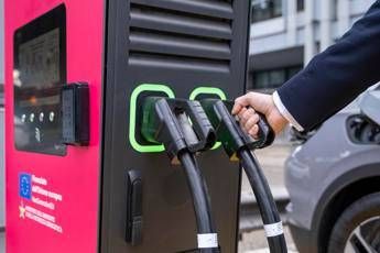 Colonna Enel per laicarica dei veicoli elettrici - (Foto Ufficio stampa)