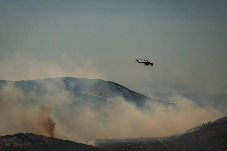 Elicottero in volo in Grecia - (AFP)
