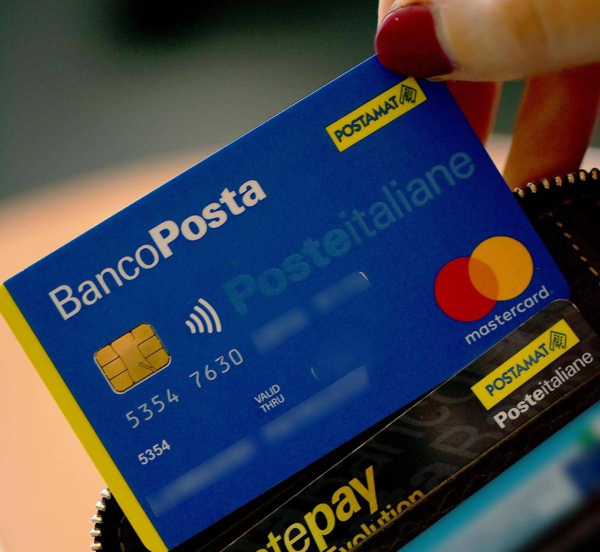 https://www.adnkronos.com/resources/02a8-21605562e9b5-97a0bed7f6e9-1000/format/huge/carte_poste_italiane.jpeg
