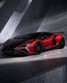 Lamborghini svela Revuelto SV
