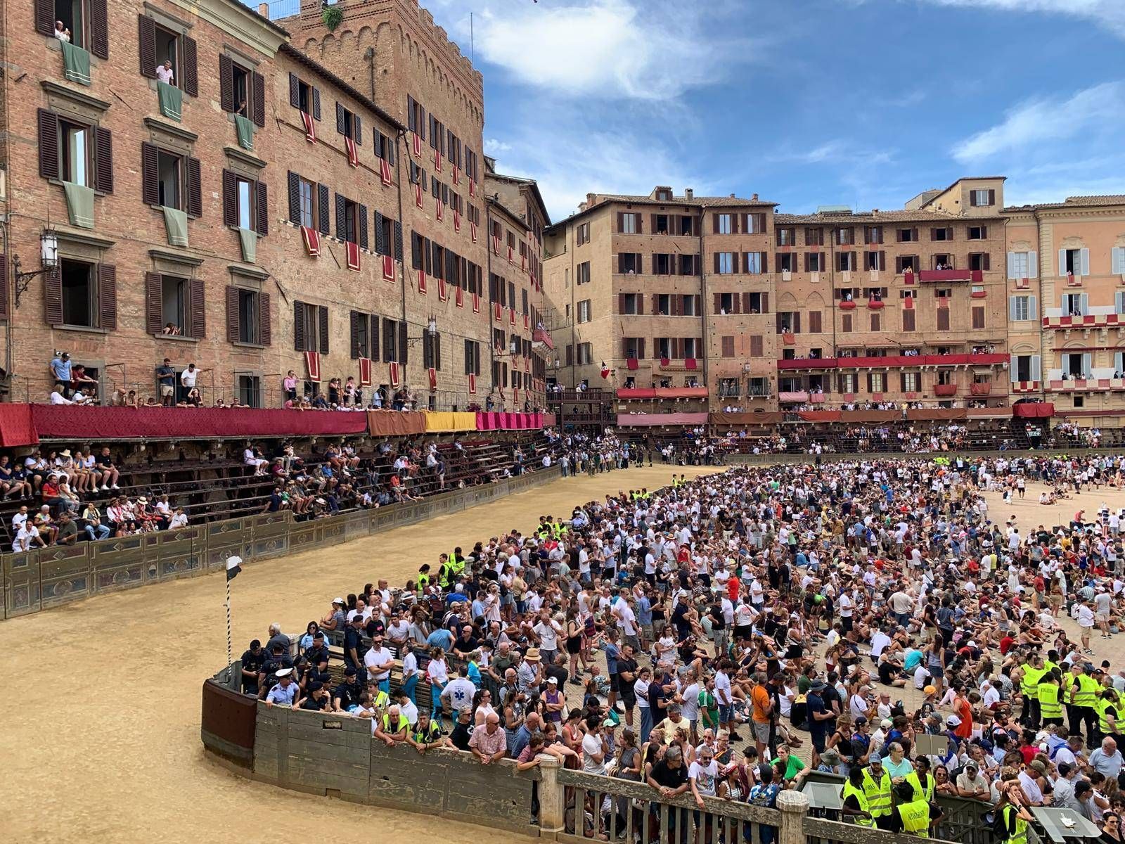 Palio di Siena, oggi si corre l'Assunta - Diretta