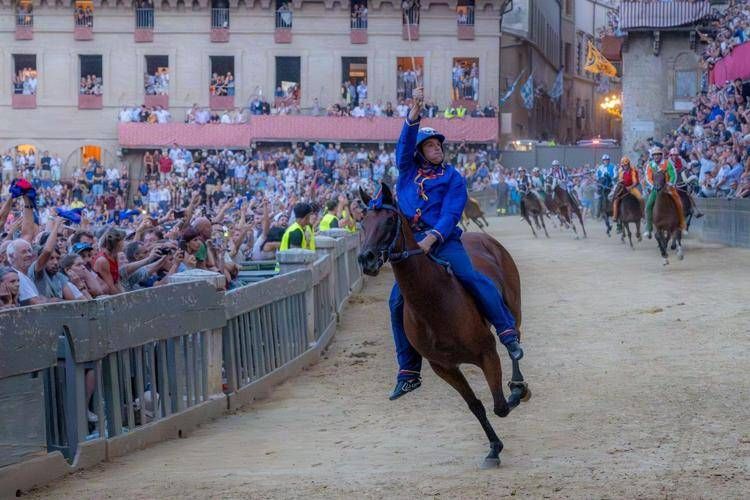 Il fantino Tittia - (Foto ufficio stampa Comune di Siena)