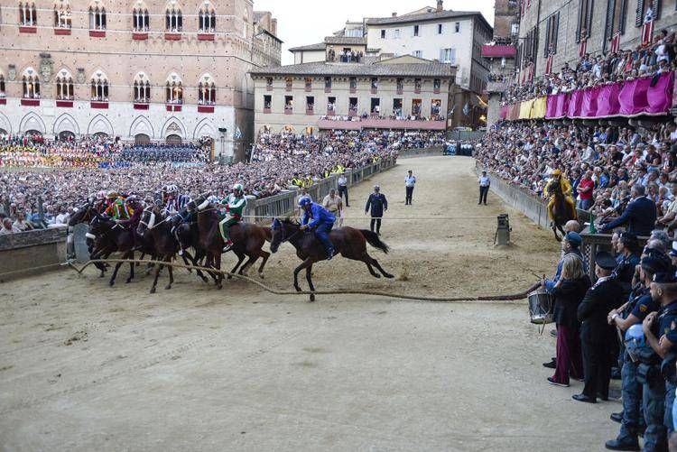 Il fantino Tittia - (Foto ufficio stampa Comune di Siena)