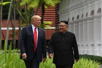 Kim Jong-un e Donald Trump a Singapore nel 2018 - Afp