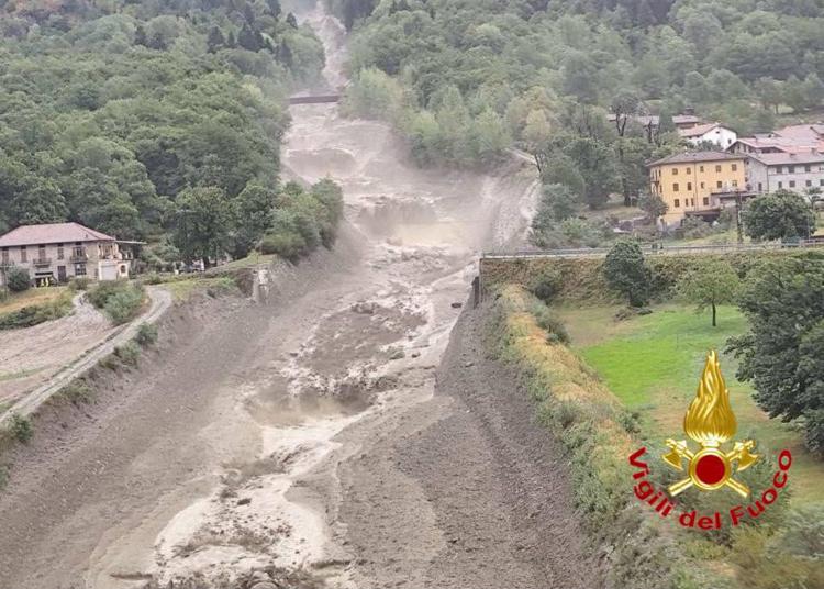 Maltempo, allerta meteo in Italia: frane, allagamenti e disagi. Evacuazioni in Lombardia