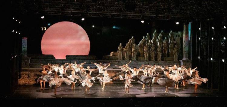 (Un momento della precedente edizione di Zorba il greco al Teatro Romano - Ufficio stampa Fondazione Arena di Verona)