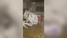 Maltempo, devastanti raffiche di vento in Toscana: tavoli e sedie spazzati via a Larciano - Video