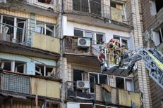 Macerie e soccorsi a Kiev - Ipa