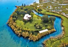 A Venezia è in vendita un'isola privata con un fortino di epoca napoleonica