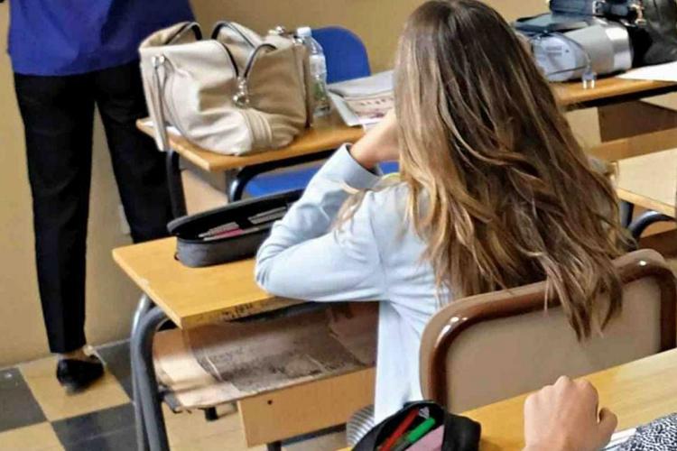 Lezione al liceo - Fotogramma
