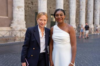 Italia-Gb, Times: Meloni incontra leader opposizione Badenoch e l'avverte: "Non fare accordi con Farage"