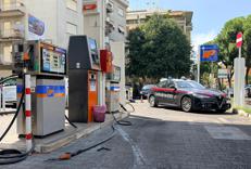 Il distributore di benzina sulla Prenestina - Foto dei carabinieri