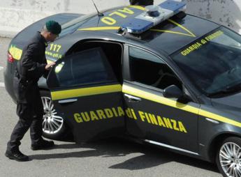 Guardia di Finanza al porto di Bari - (Fotogramma/Ipa)