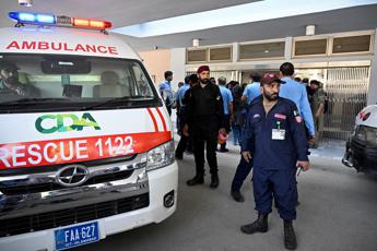 Ambulanza in Pakistan - (Afp)