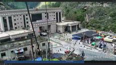 Nepal-Tibet, la frana travolge il confine: valanga di rocce e acqua spazza via tutto - Video