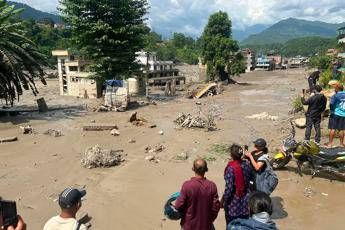 Alluvione in Nepal, l'alpinista Da Polenza: "Il crollo del ghiacciaio mi ha ricordato la forza del Vajont"