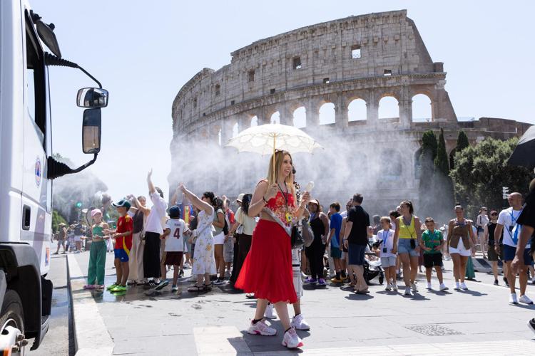 Turisti e caldo record a Roma - Ipa