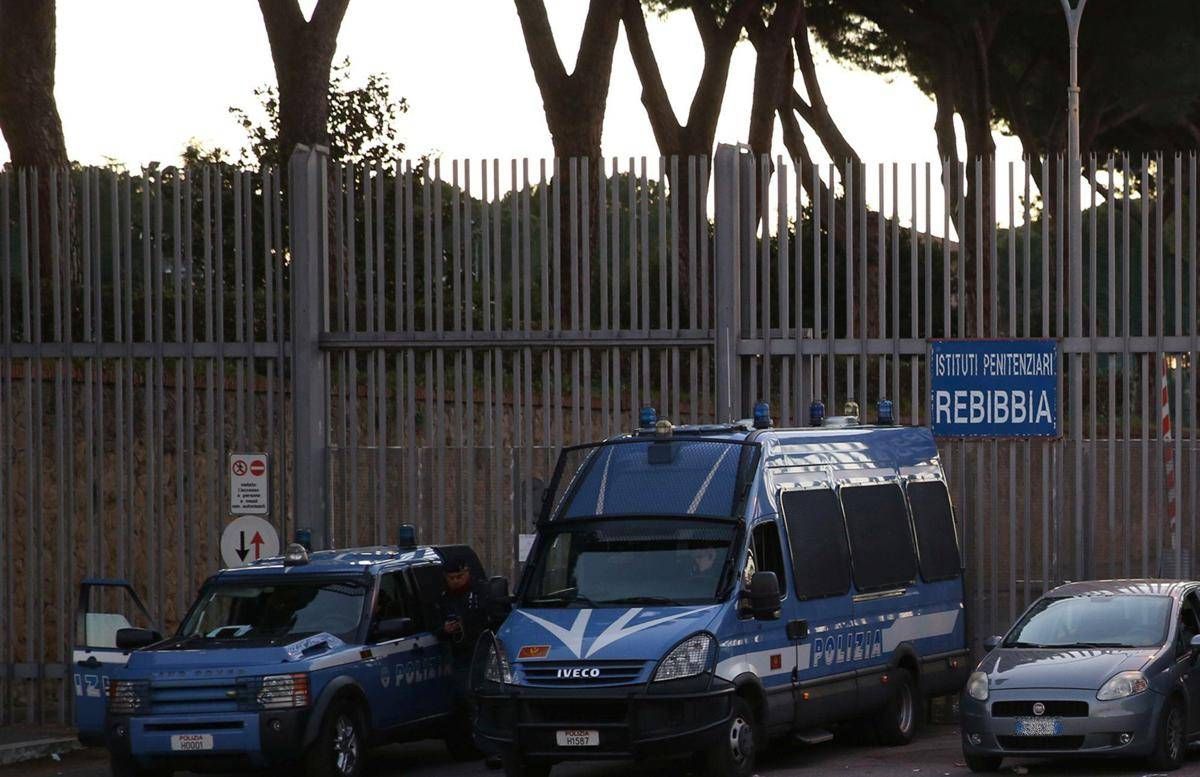 https://www.adnkronos.com/resources/02a8-217257c4270a-81a11e710a9f-1000/format/huge/rebibbia_carcere_polizia_fg.jpeg