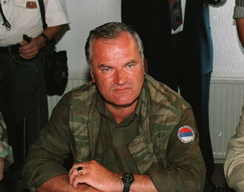 È morto Ratko Mladic, chi era il ‘macellaio di Srebrenica’: condannato per crimini contro l’umanità﻿