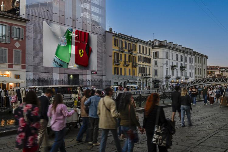 Milano, la campagna outdoor sui Navigli - (foto Ufficio stampa)