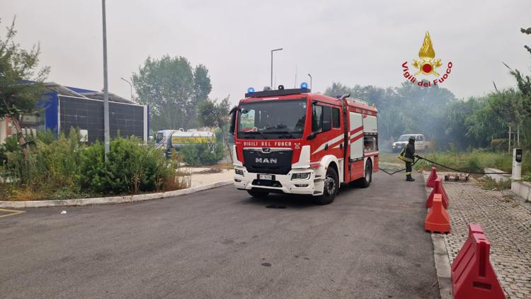 Incendio Magliana - (Vigili del Fuoco)