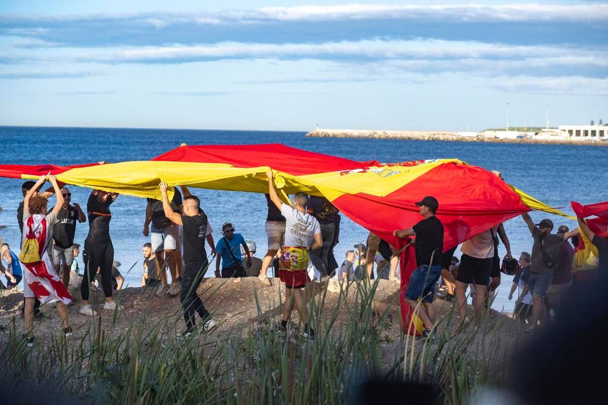 https://www.adnkronos.com/resources/02a8-217579ecb483-42b86796d23f-1000/format/huge/ceuta_proteste.jpeg