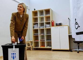 Il primo ministro islandese, Kristrun Frostadottir, al voto