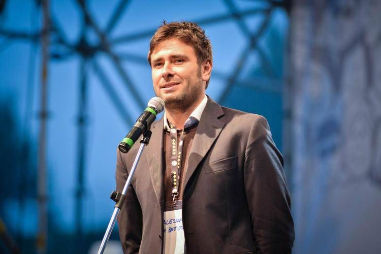 Alessandro Di Battista ricoverato: a Cuba arrivati neurochirurgo e rianimatore del Policlinico Gemelli di Roma