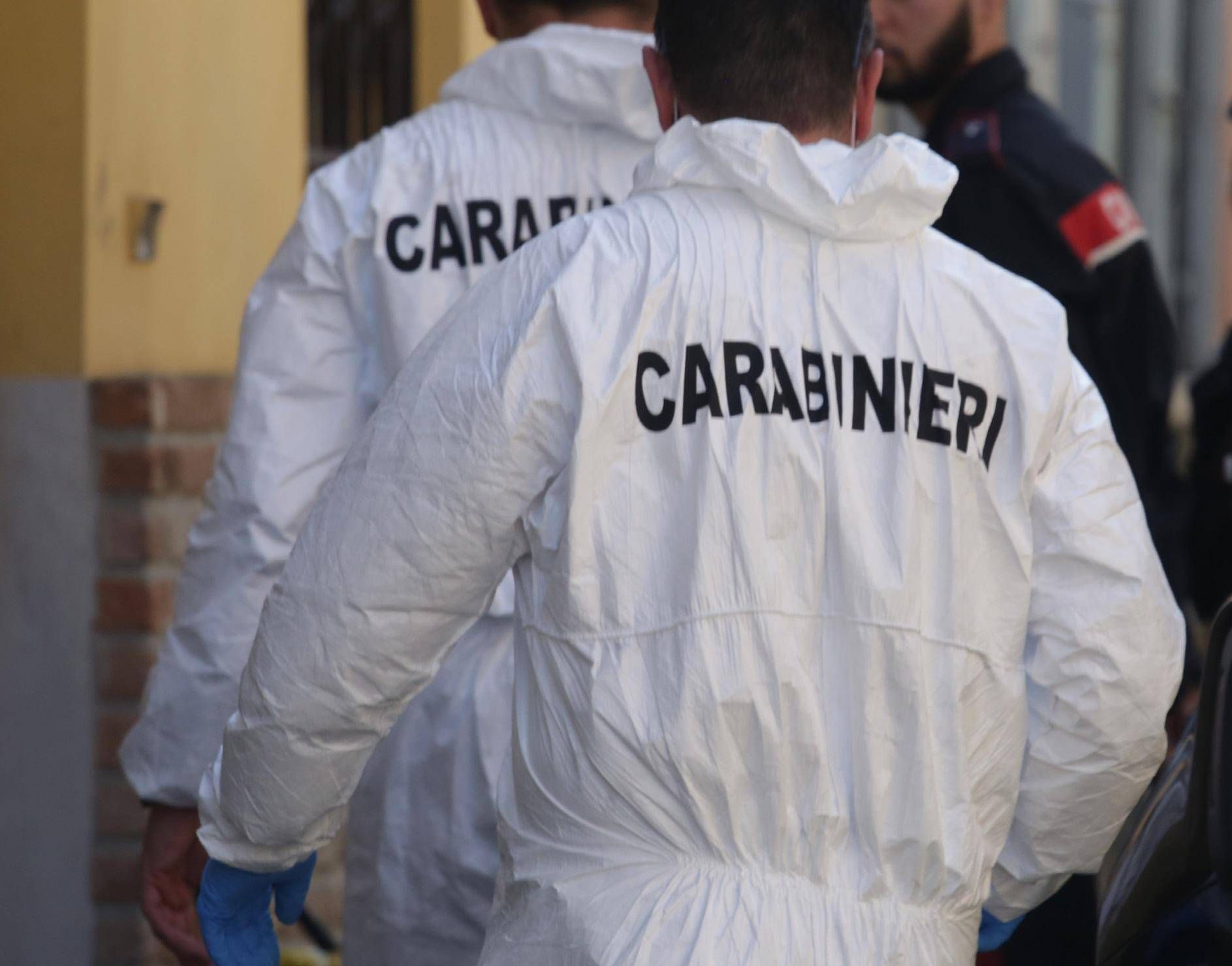 Tre corpi ritrovati in un ristorante di famiglia ad Apice, due uccisi e uno suicida per litigi di gestione, immagine di approfondimento