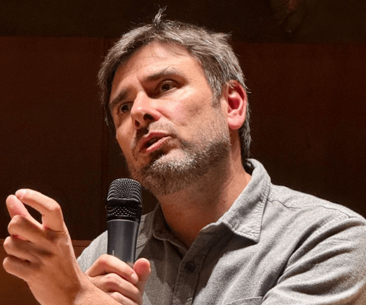 Alessandro Di Battista - (Facebook)