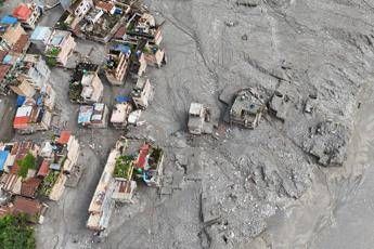 Alluvione in Nepal e Tibet, i morti sono più di 1.100