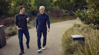 Apple, ecco quanto guadagneranno John Ternus e Tim Cook nei nuovi ruoli
