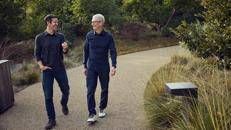 Apple, ecco quanto guadagneranno John Ternus e Tim Cook nei nuovi ruoli