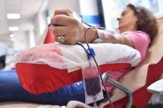 Donna dona il sangue - FOTOGRAMMA