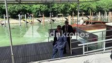 George Clooney arriva a Venezia 83 e saluta in italiano con un 