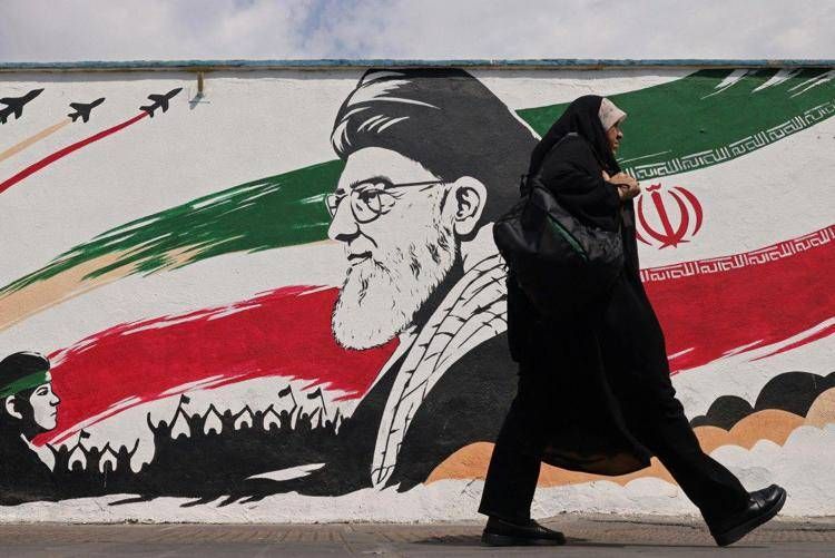 Murales a Teheran  - (Afp)