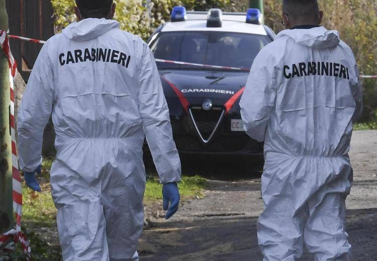 Tragedia a Finale Ligure: trovati morti in casa padre, madre e figlio 15enne. Ipotesi omicidio-suicidio